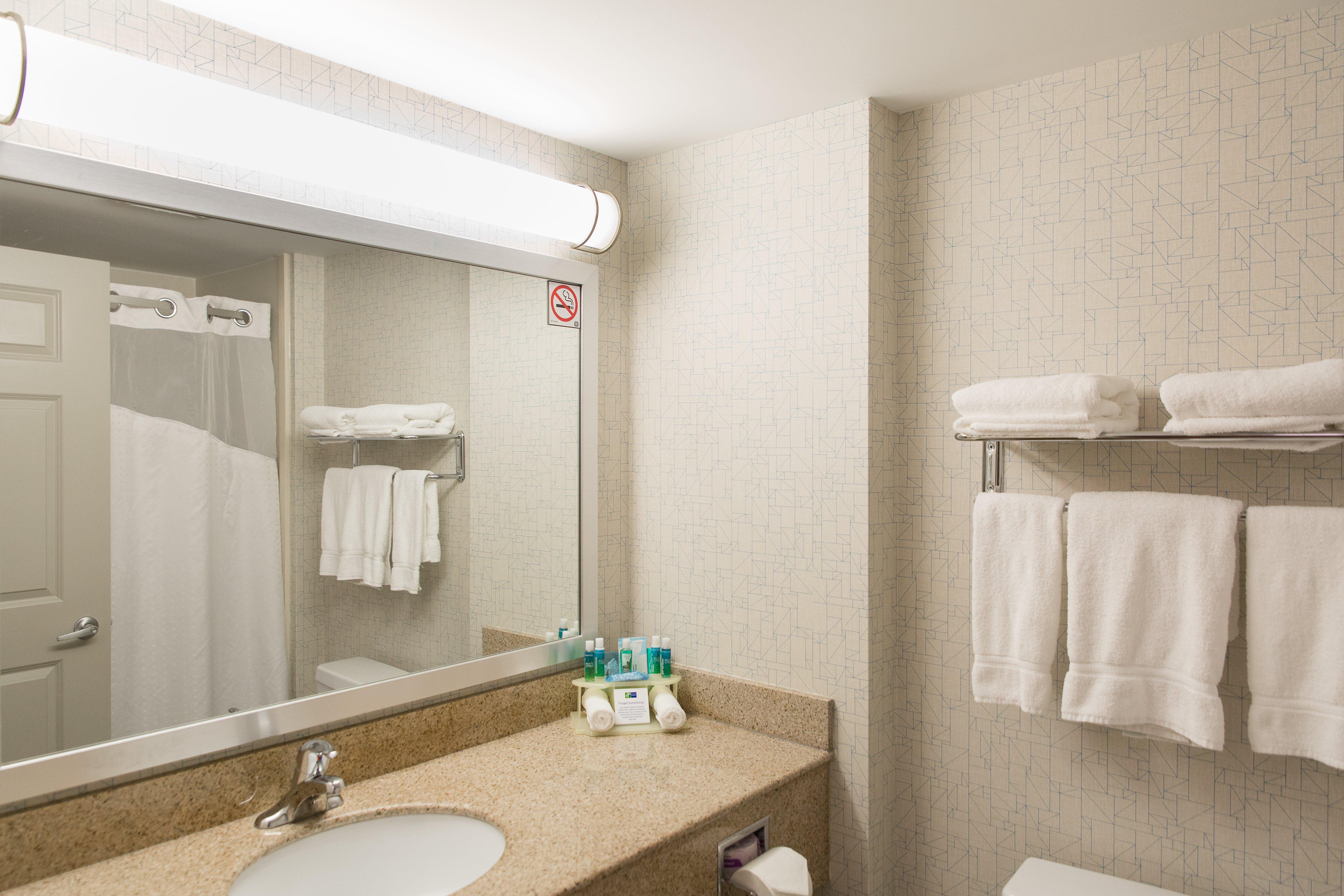 Holiday Inn Express Brampton By Ihg מראה חיצוני תמונה