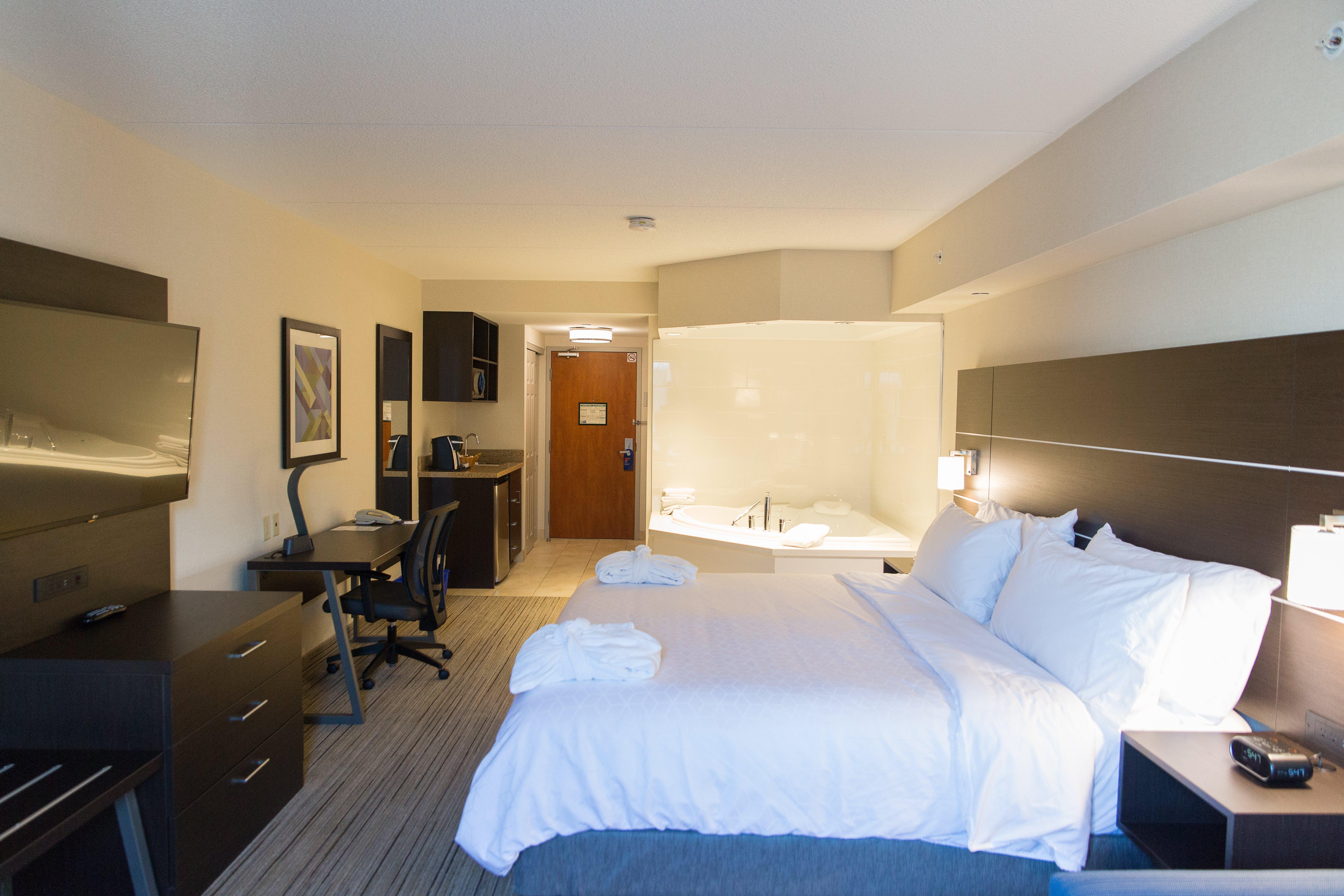 Holiday Inn Express Brampton By Ihg מראה חיצוני תמונה