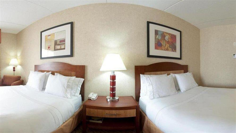Holiday Inn Express Brampton By Ihg מראה חיצוני תמונה