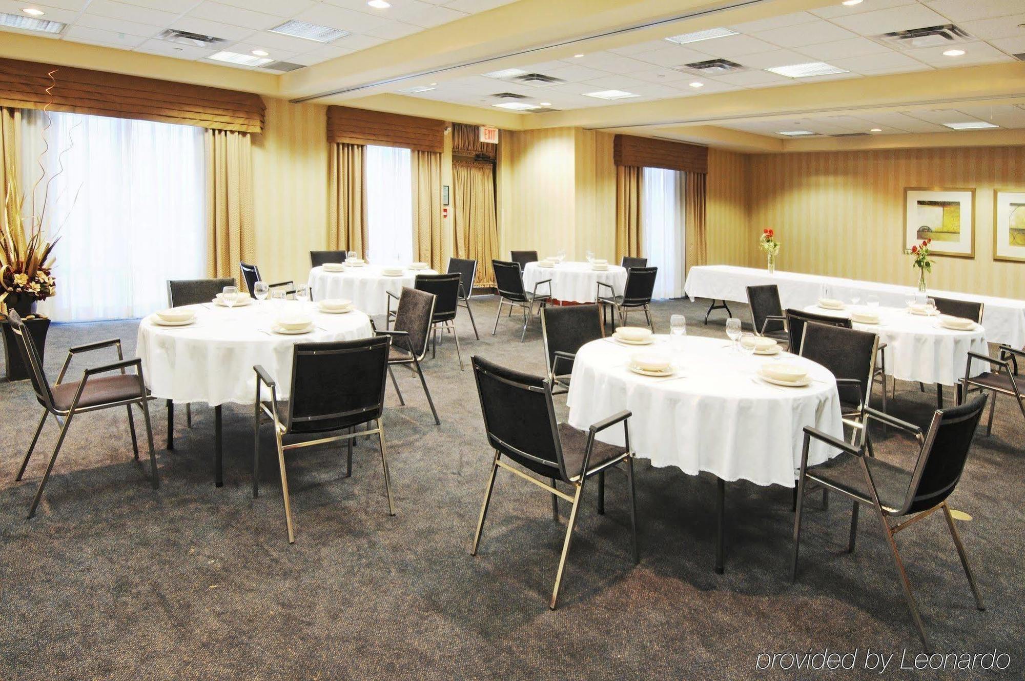 Holiday Inn Express Brampton By Ihg מראה חיצוני תמונה